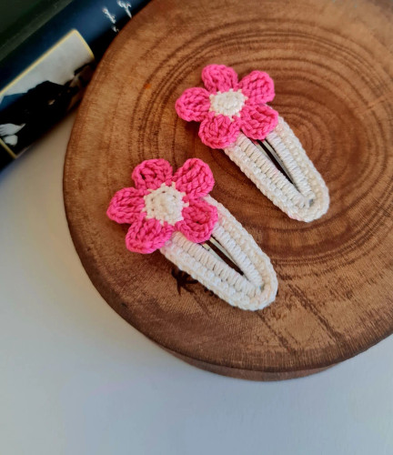 گیر سر دخترانه دستبافت مدل گل سفید و صورتی